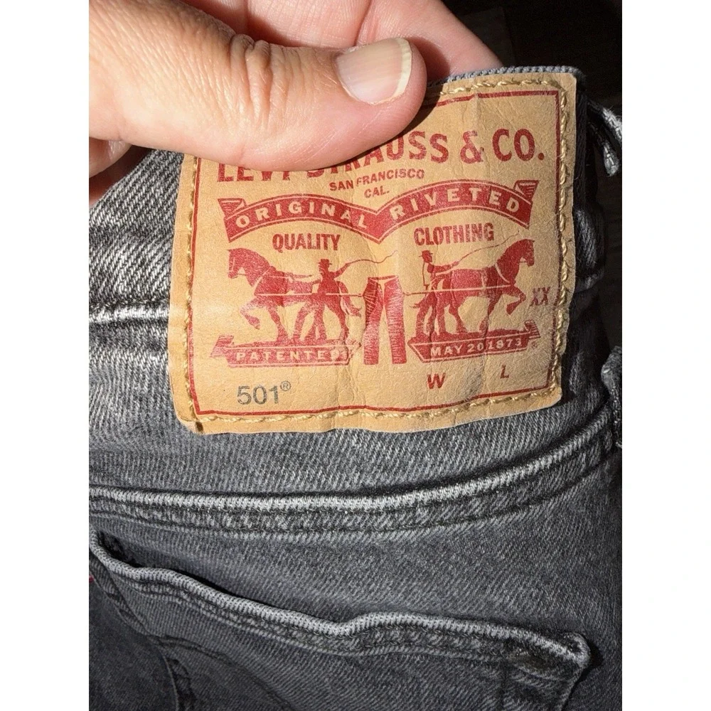 Levis 🖤 levi